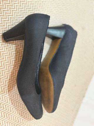 Zapatos de tacón azul marino