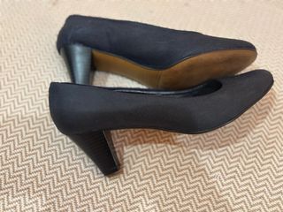 Zapatos de tacón azul marino