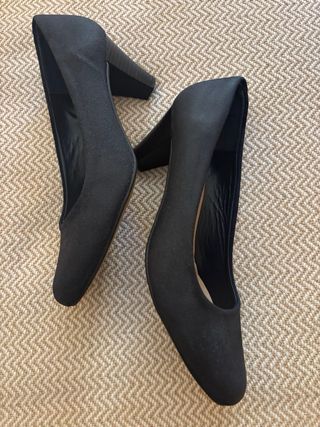 Zapatos de tacón azul marino