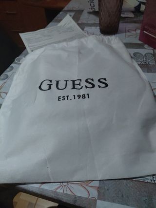Riñonera Guess Blanca