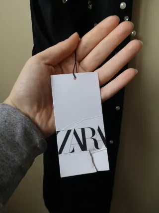 Abito Zara nero con perle e strass