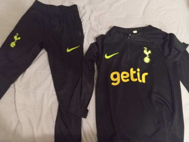 Chándal Tottenham Nike Negro y Amarillo