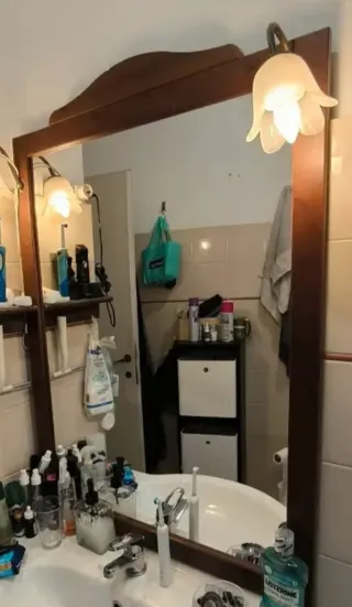 Specchio con lampade in legno