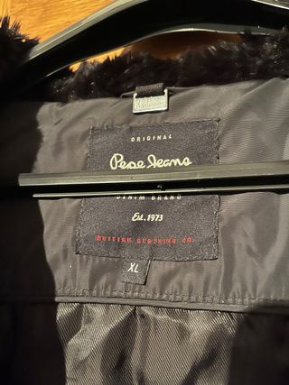 Chaquetón plumífero Pepe Jeans negro