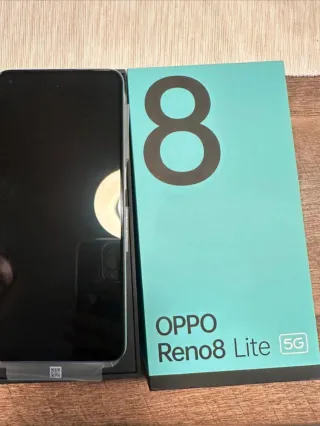 OPPO Reno8 Lite 5G in colore Rainbow