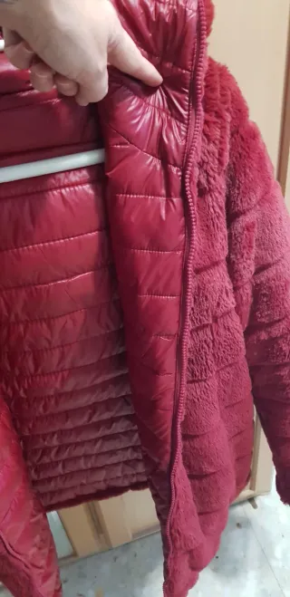 Cazadora reversible roja Talla M con capucha