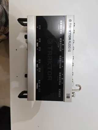 Native Instruments Traktor Audio 10