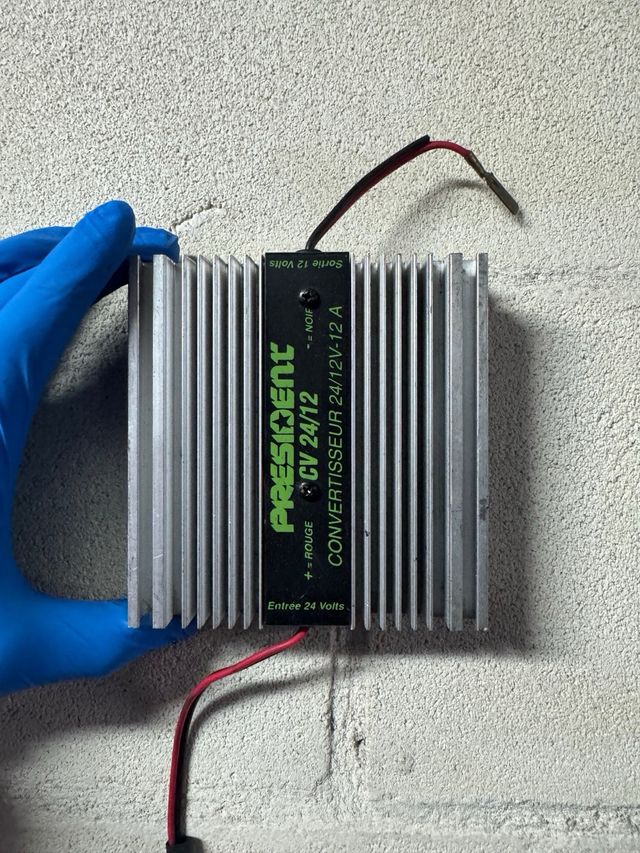 Convertidor de tensión PRESIDENT CV 24/12