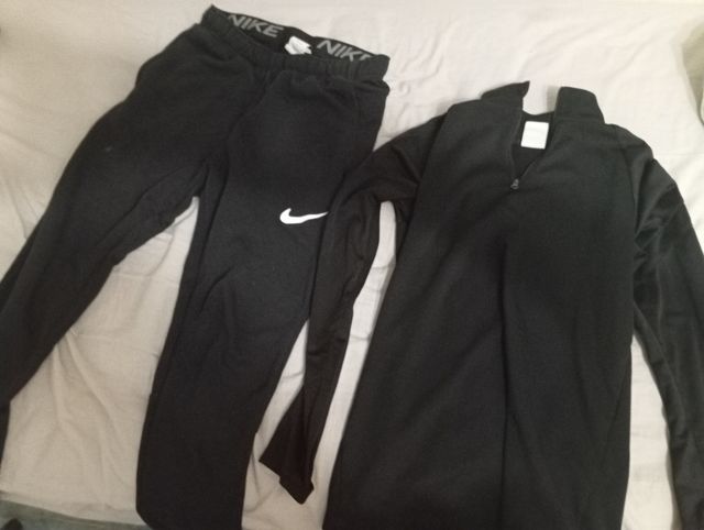 Conjunto deportivo Nike negro