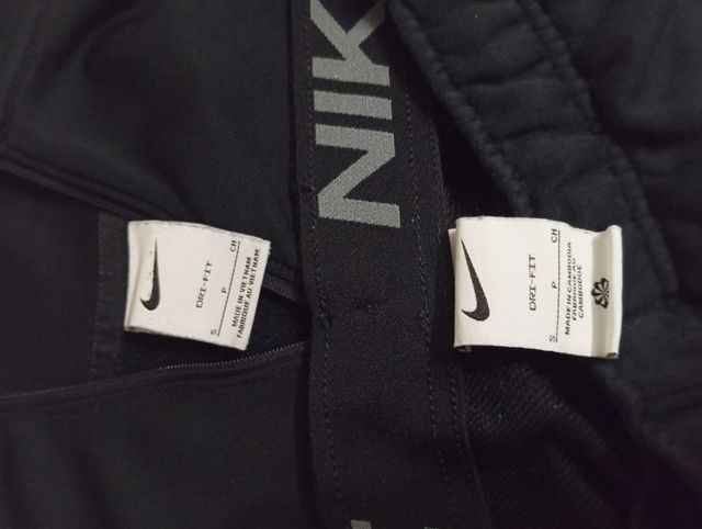 Conjunto deportivo Nike negro