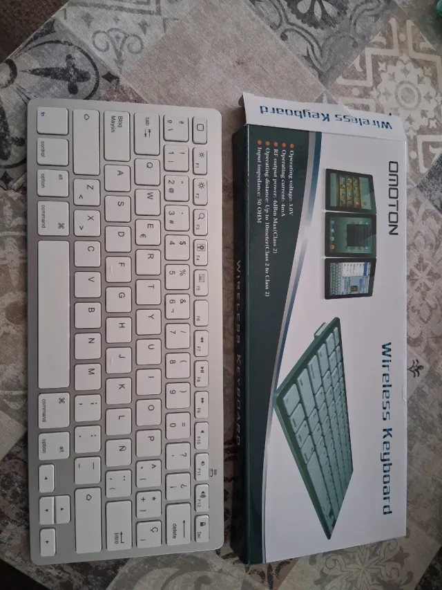 Teclado Bluetooth OMOTON Prata/Branco
