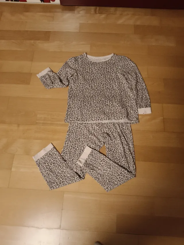 Conjunto pijama estampado leopardo