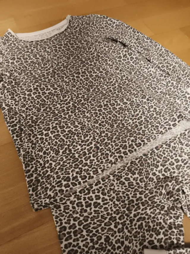 Conjunto pijama estampado leopardo