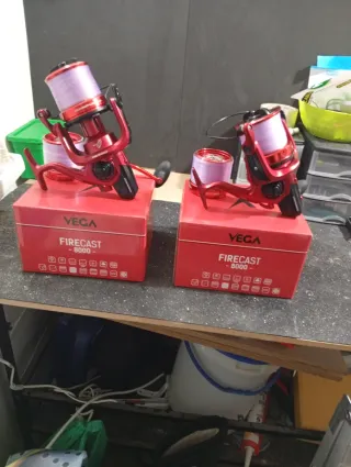 2 Carretes de Pesca Vega Firecast 8000