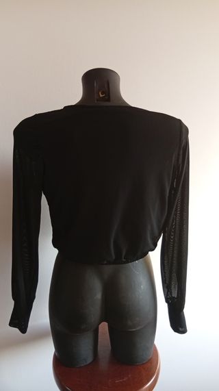 Blusa cruzada manga larga negra