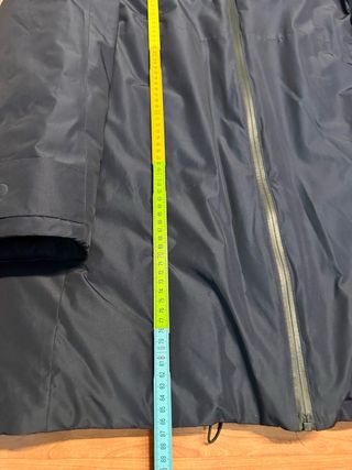 Chaquetón Parka azul marino con capucha de Mango