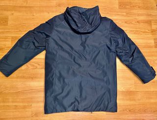 Chaquetón Parka azul marino con capucha de Mango