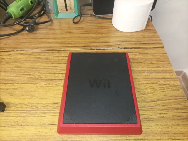 CONSOLA NINTENDO WII MINI ROJA