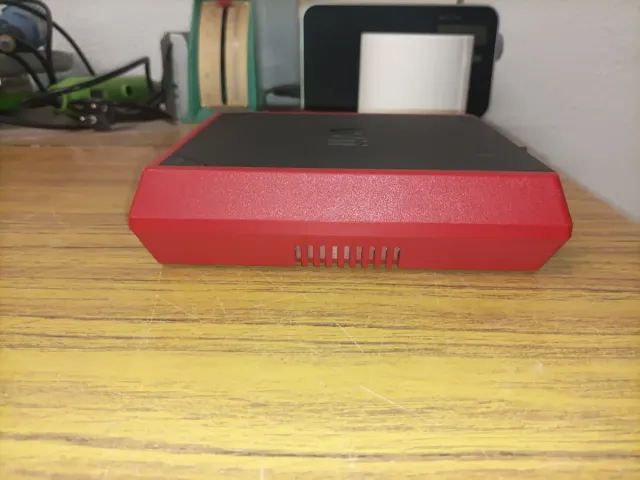 CONSOLA NINTENDO WII MINI ROJA