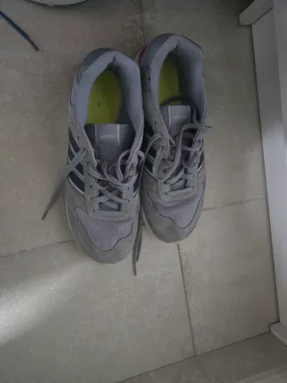 Zapatillas Adidas grises y azules