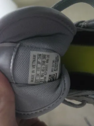 Zapatillas Adidas grises y azules