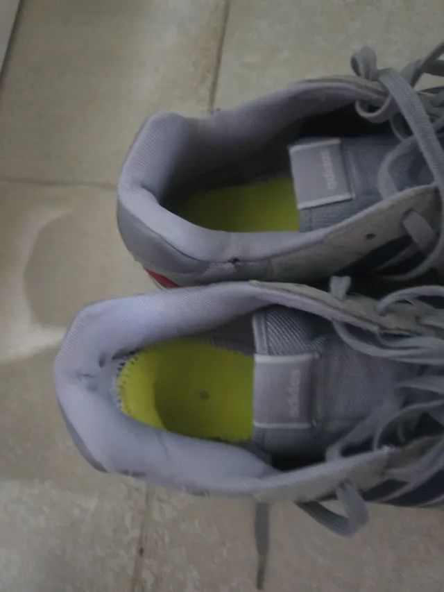 Zapatillas Adidas grises y azules