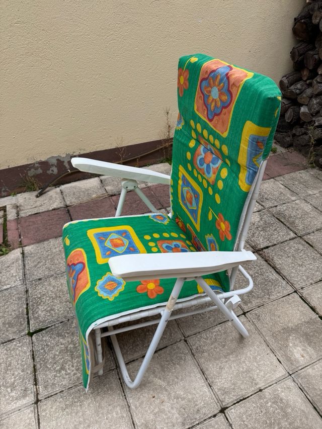 Silla tumbona jardín estampado floral