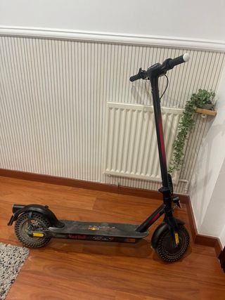 Patinete Eléctrico Red Bull Racing