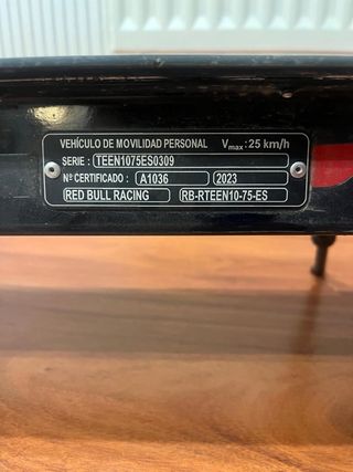 Patinete Eléctrico Red Bull Racing