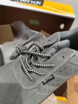 Zapatos de seguridad Mendi nuevos talla 45