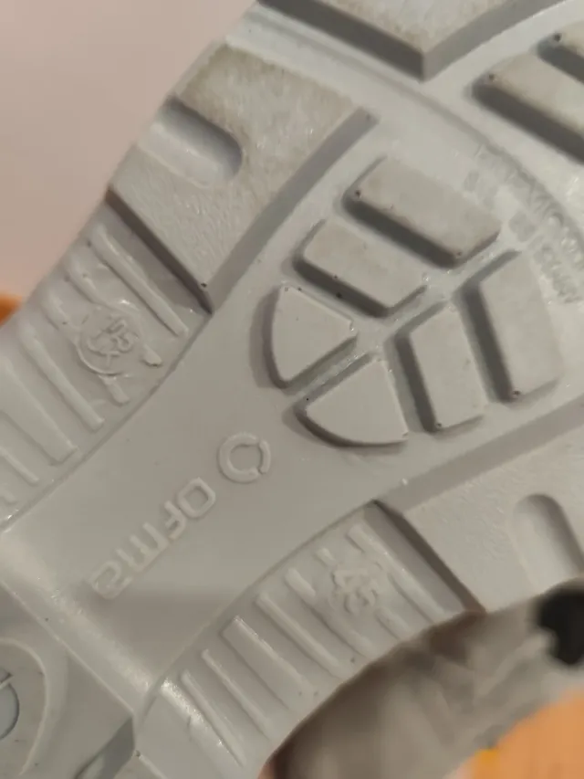 Zapatos de seguridad Mendi nuevos talla 45