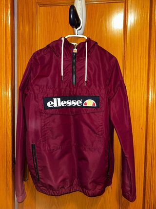 Cortavientos Ellesse con capucha