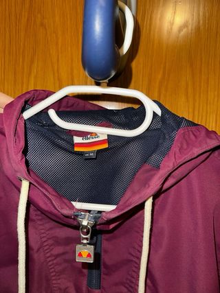 Cortavientos Ellesse con capucha