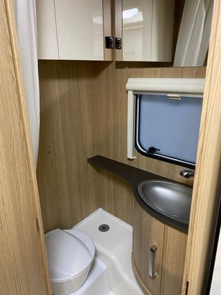 Caravana Bürstner Averso Plus 520 TL