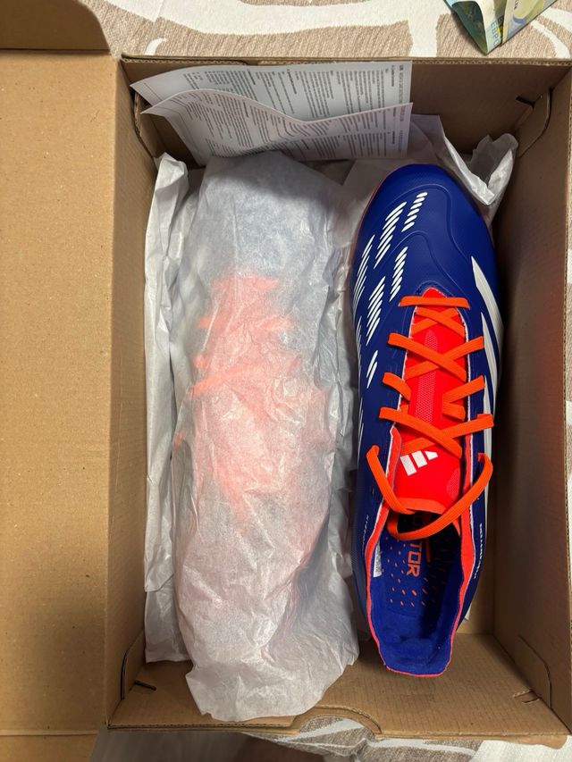 adidas predator AG - 44 2/3