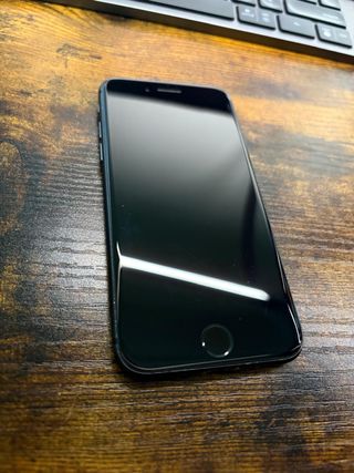 iPhone 8 64GB + AirPods 3ª Gen