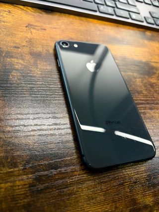 iPhone 8 64GB + AirPods 3ª Gen