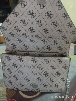 Bolso Guess Negro y Blanco Pequeño