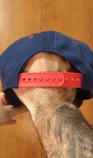 Gorra Vaes original broche strapback.