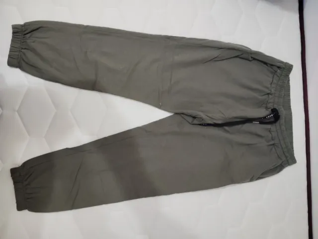 Pantalón jogger verde oliva
