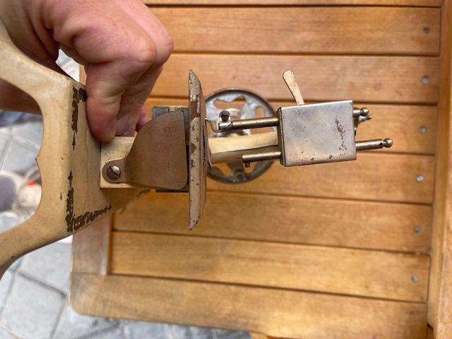 Mini macchina da cucire ASAM MONDRAGÓN