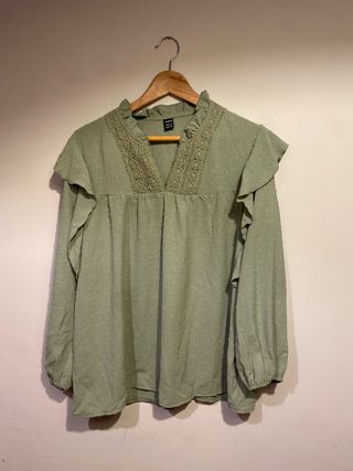 A estrenar Blusa verde manga larga talla L
