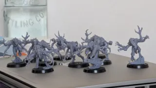 10 genestealers de resina para montar Sin peana
