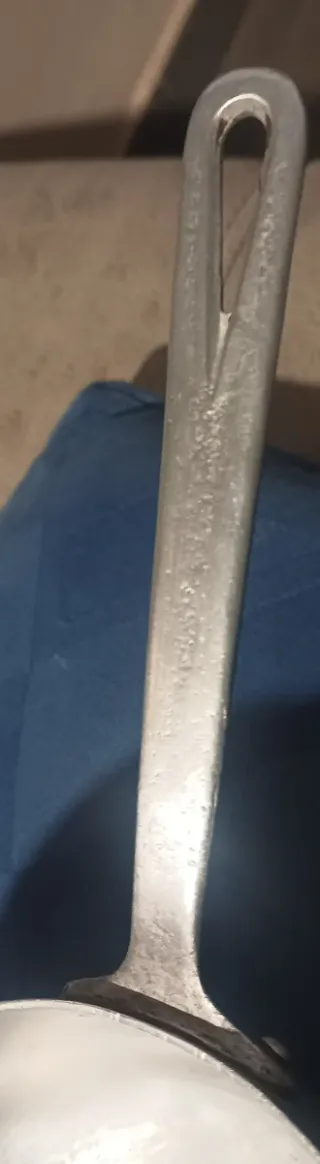 Cazo de aluminio con mango