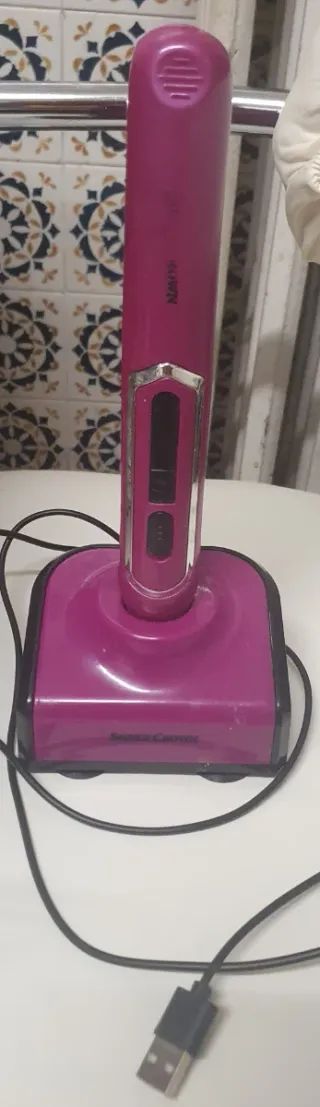 Plancha de pelo inalámbrica rosa + cargador