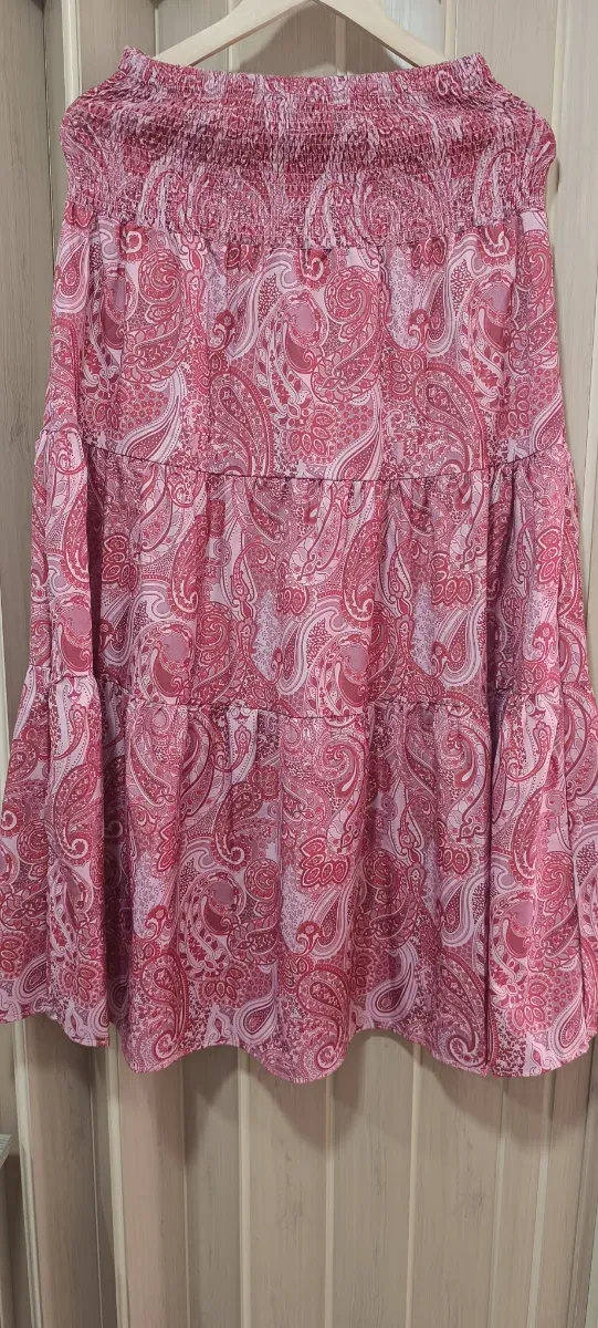 Falda larga verde y blanca