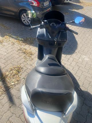 Suzuki Burgman 200 cc