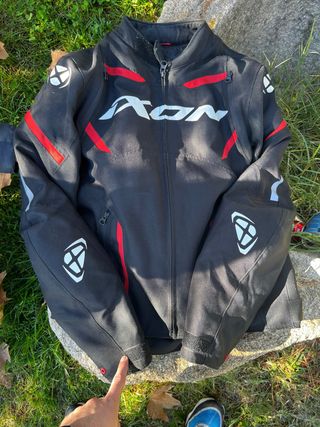 Chaqueta Moto IXON Negra y Roja