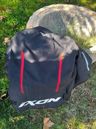 Chaqueta Moto IXON Negra y Roja
