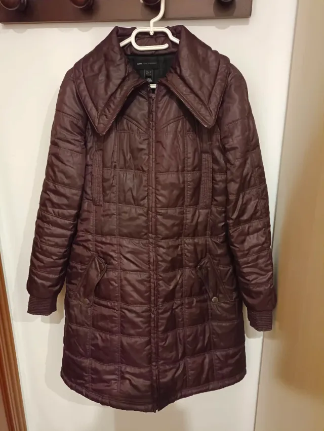 Abrigo acolchado Mango Talla M Morado